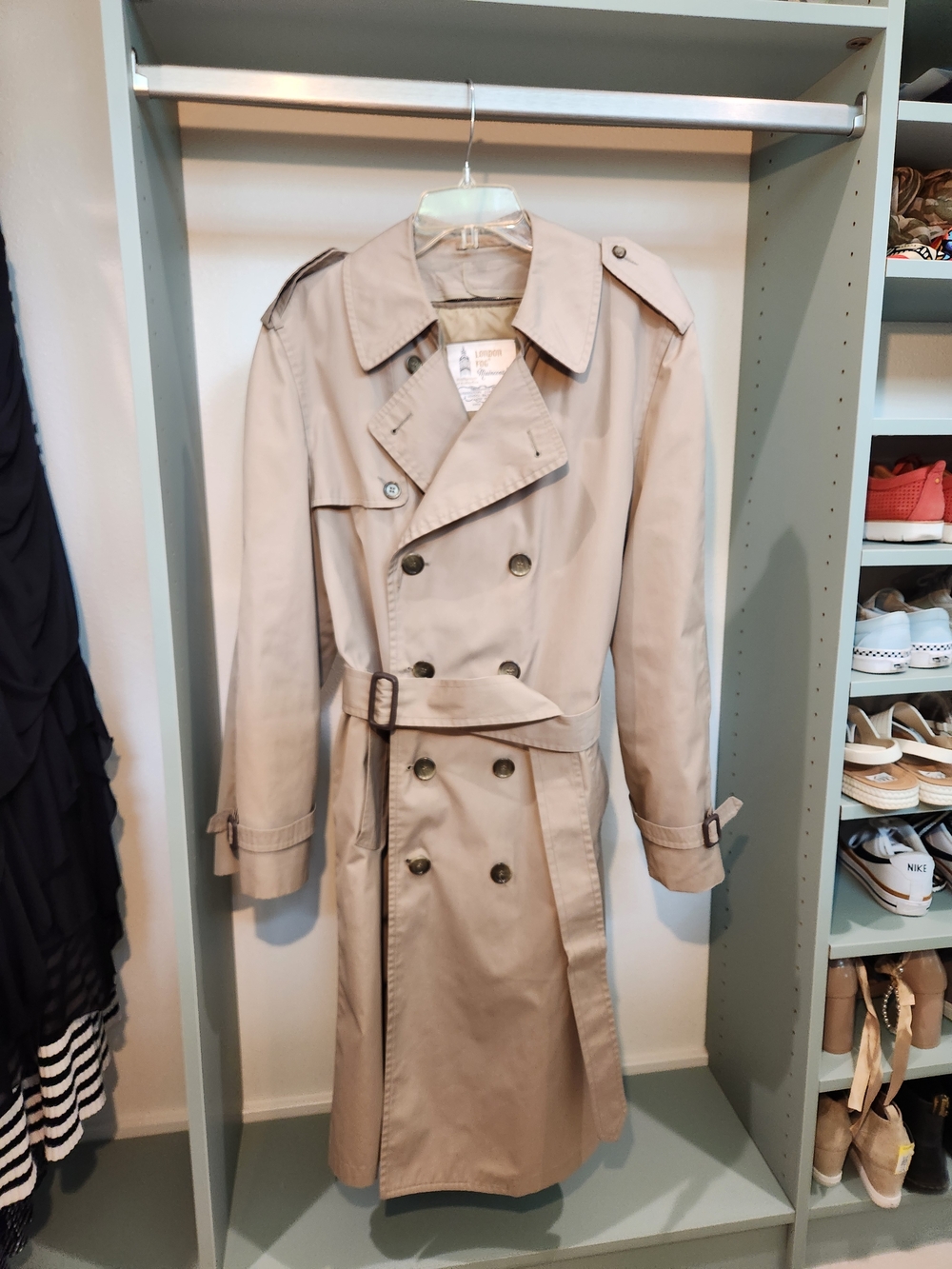Vintage London Fog Classic Beige Trenchcoat with Removable Thinsulate Lining - Picture 13 of 13